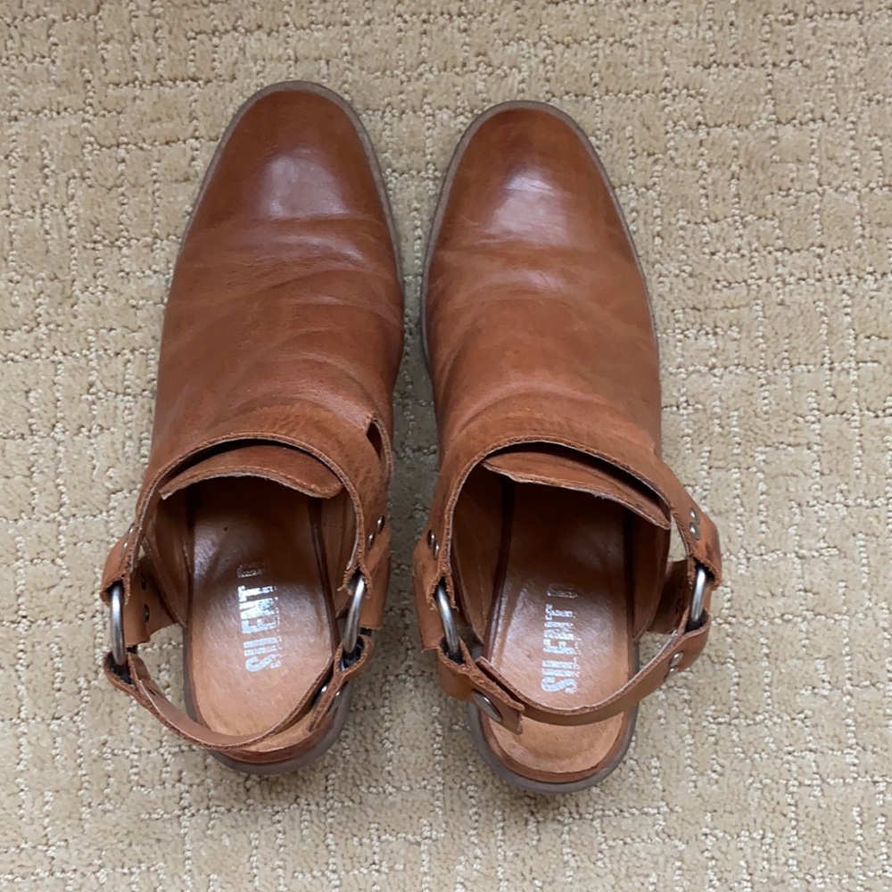 Silent D brown boots size 37